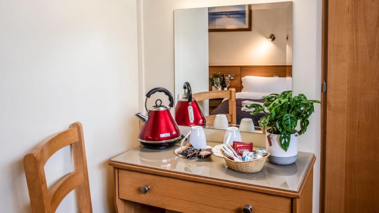 Holiday Hotel Galway Extérieur photo