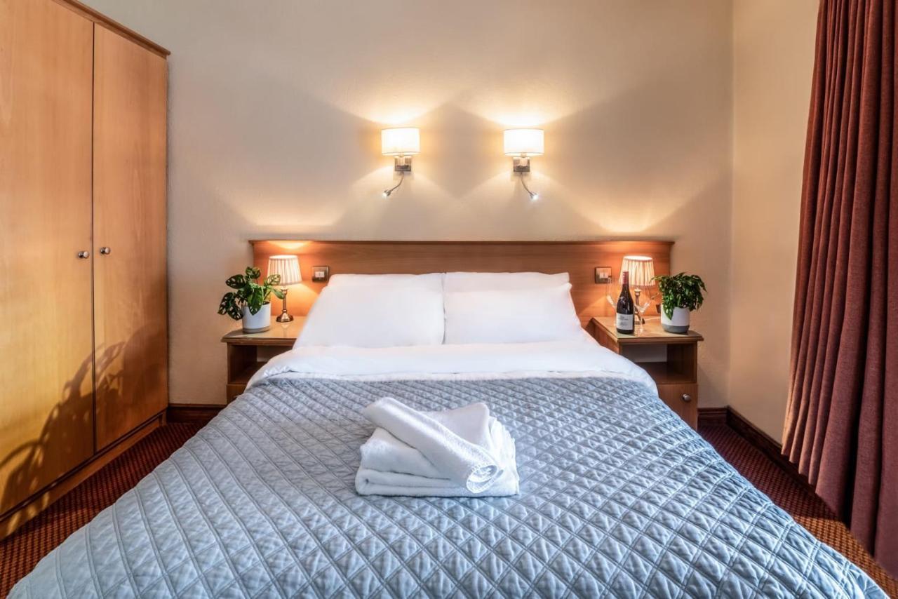 Holiday Hotel Galway Extérieur photo