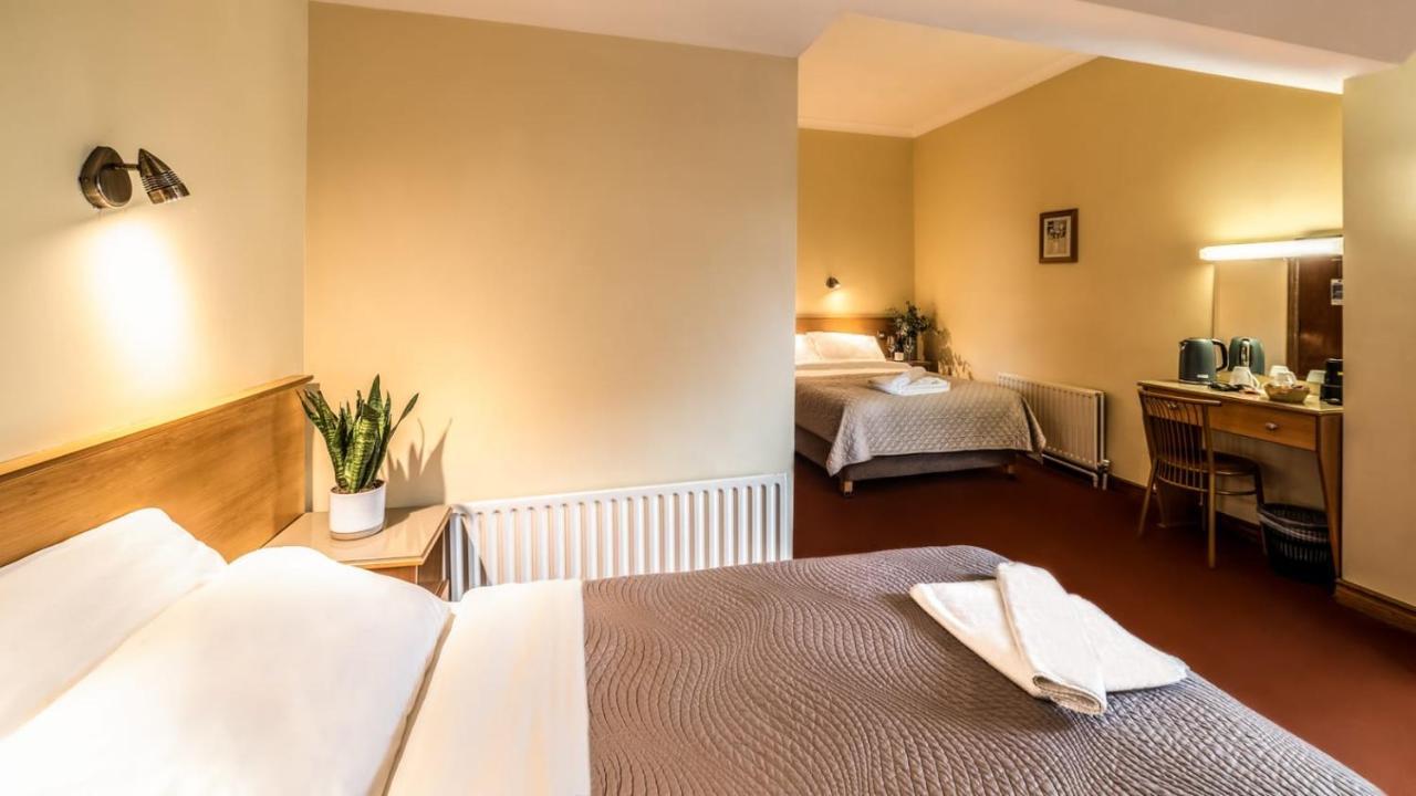 Holiday Hotel Galway Extérieur photo