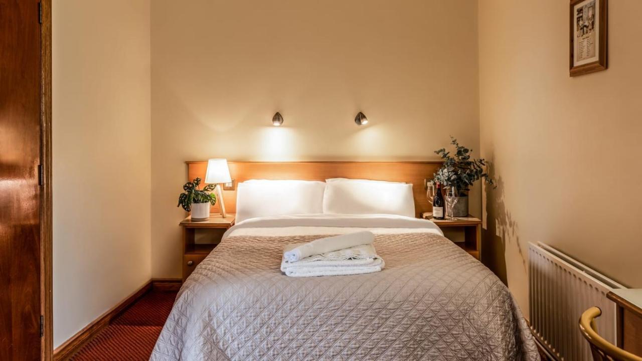 Holiday Hotel Galway Extérieur photo