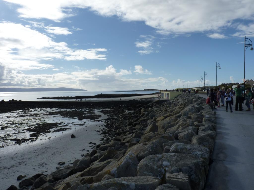Holiday Hotel Galway Extérieur photo